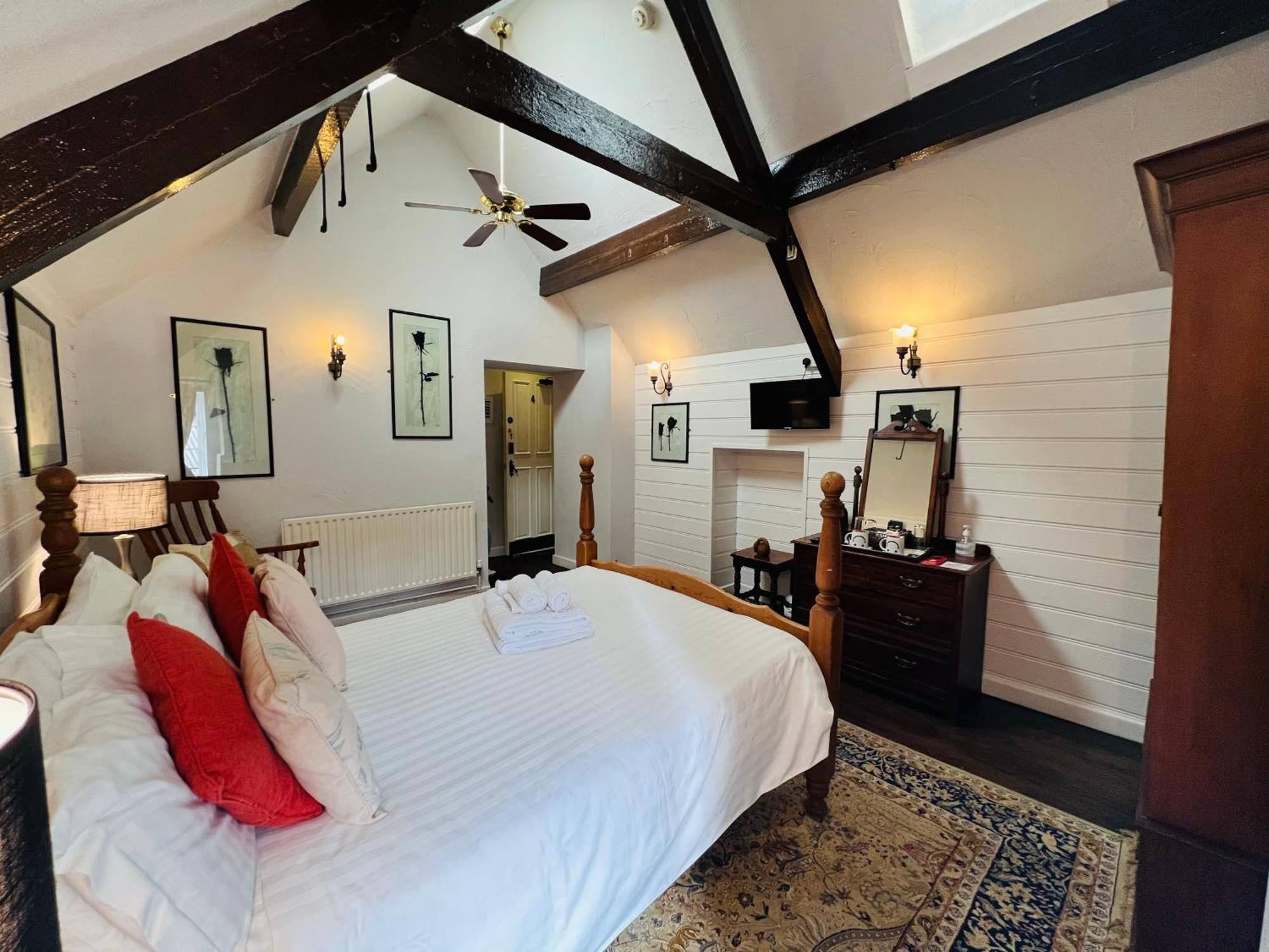 Peak Hotel Castleton Касълтън Екстериор снимка