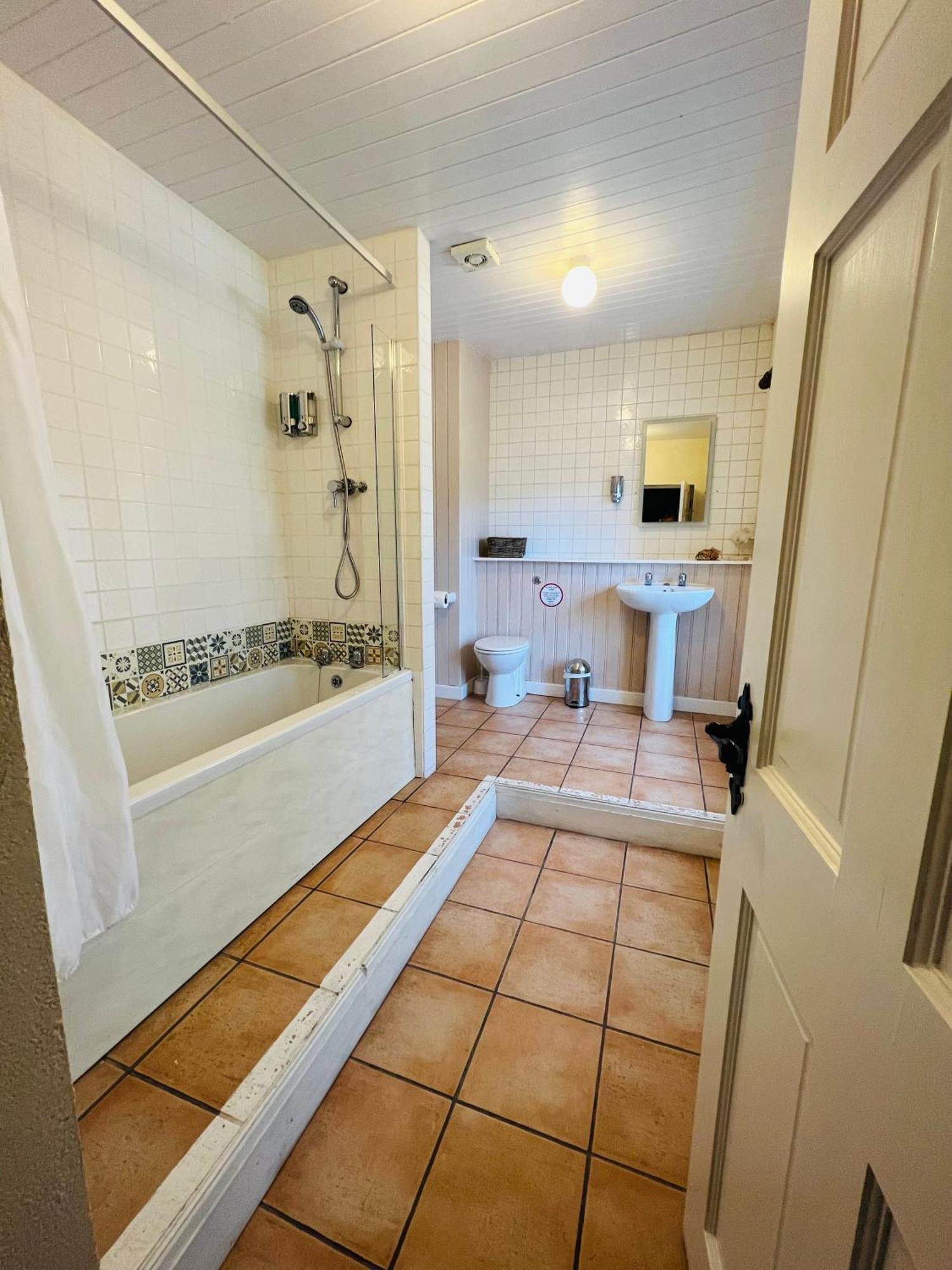 Peak Hotel Castleton Касълтън Екстериор снимка