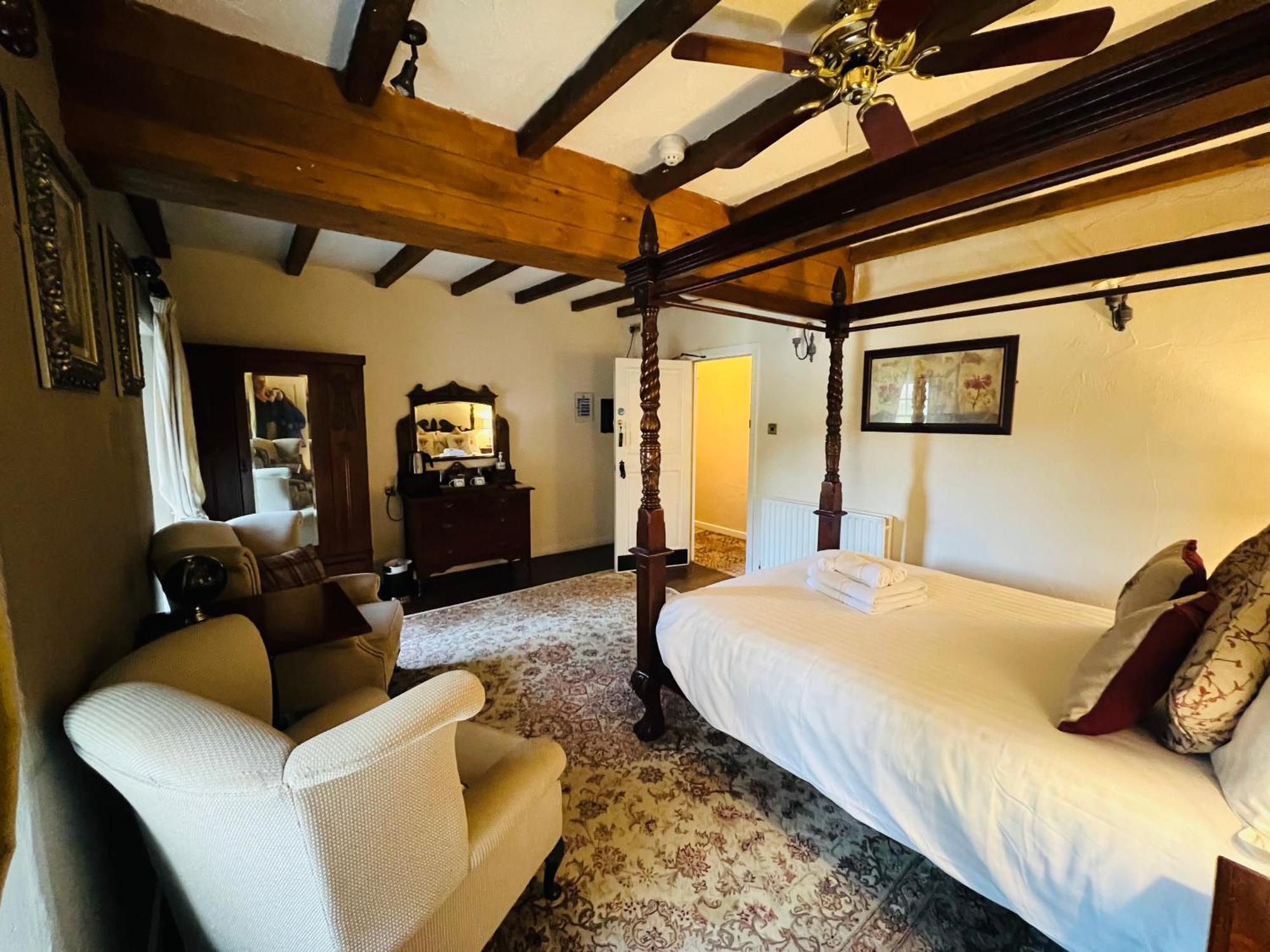Peak Hotel Castleton Касълтън Екстериор снимка