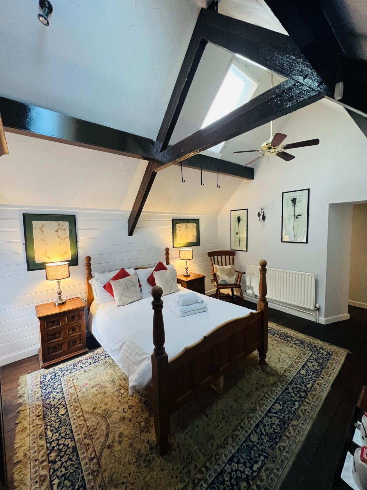 Peak Hotel Castleton Касълтън Екстериор снимка