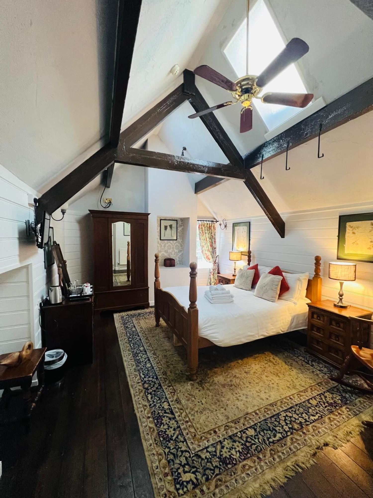 Peak Hotel Castleton Касълтън Екстериор снимка
