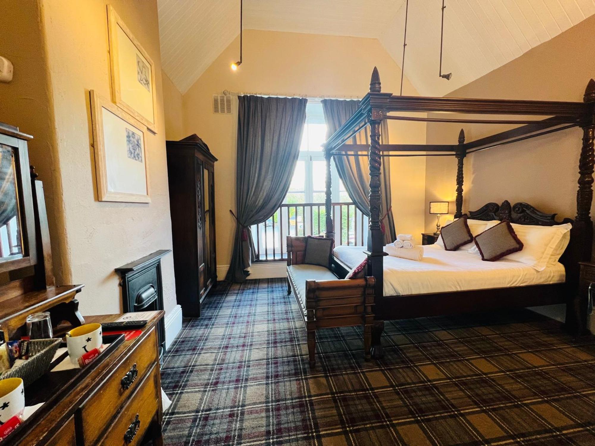 Peak Hotel Castleton Касълтън Екстериор снимка