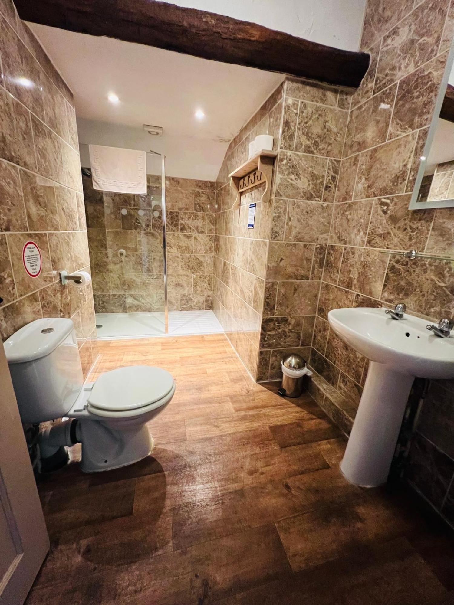 Peak Hotel Castleton Касълтън Екстериор снимка